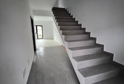 Duplex cu 5 camere cu Canalizare în Haliu - 4