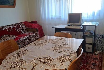 Apartament cu 4 camere decomandat în Rovine - 3