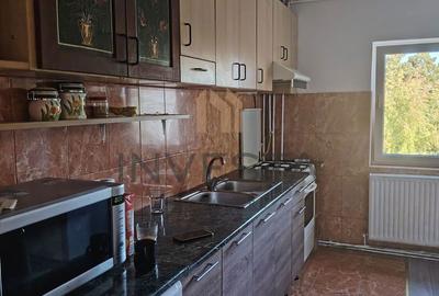 Apartament cu 4 camere decomandat în Zorilor
