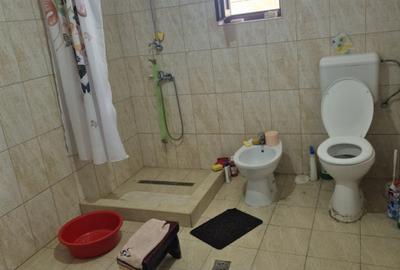 Casă cu 3 camere cu Teren 400 Mp în Domnești - 1