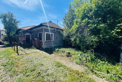 Casă cu 3 camere cu Teren 220 Mp în Central - 1