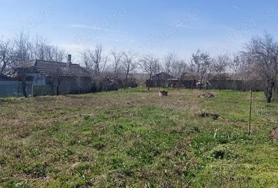 Teren de 1035 mp, în Ion Roată - 1