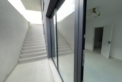 Casă cu 6 camere cu Teren 400 Mp în Domnești - 9