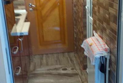 Vand camera camin cu tot cu mobila va rog ma suna?i pe whaysapp la nr - 16