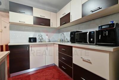Apartament cu 2 camere decomandat, mobilat în Km 4 - 4