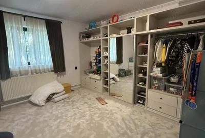 Casă cu 5 camere cu Teren 100 Mp în Central - 2