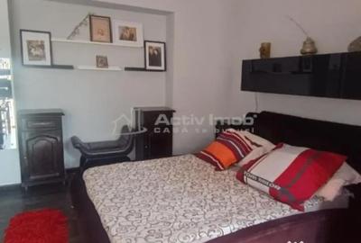 Casă cu 4 camere cu Teren 300 Mp în Central - 1