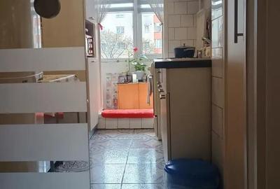 Apartament cu 2 camere decomandat în Tractorul - 6