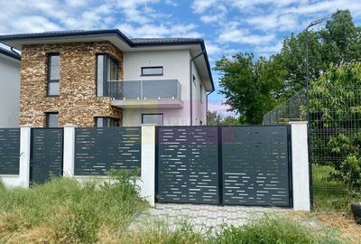 Casă individuală cu 4 camere cu Canalizare în Dimieni - 1