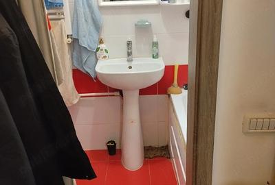 Garsonieră decomandată în Apărătorii Patriei - 2