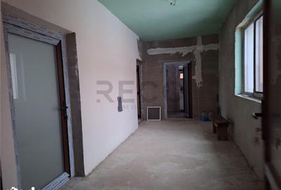Casă cu 4 camere cu Teren 11000 Mp în Uileacu de Beiuș - 11