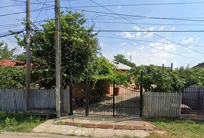 Vanzare casa + terenuri - 1