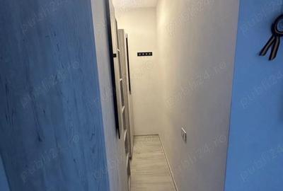 Apartament cu 3 camere decomandat în Tractorul - 7
