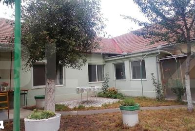 Casă cu 5 camere cu Teren 369 Mp în Central - 2