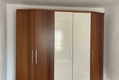 Apartament cu 2 camere nedecomandat în Astra