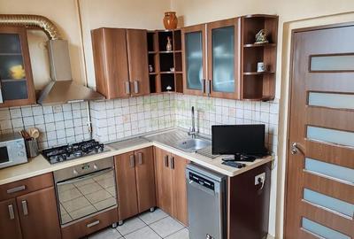 Bloc Rusesc Bucurestii noi vis a vis de metrou Bazilescu boxa - 12