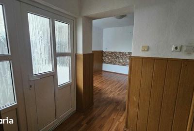 Casă cu 3 camere cu Teren 130 Mp în Central - 10