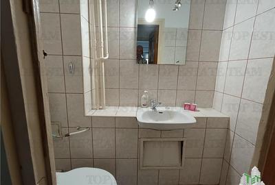 Apartament cu 3 camere semidecomandat în Central - 10