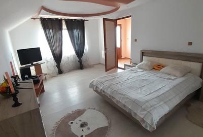 Casă cu 4 camere decomandat în Central - 3