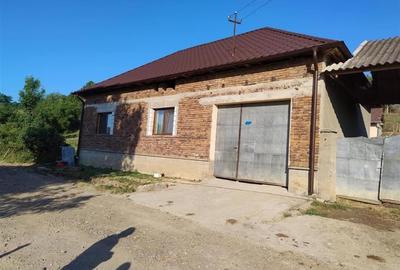 Casă individuală cu 4 camere în Forău