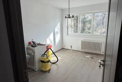 Apartament cu 2 camere semidecomandat în Berceni