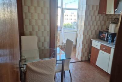 Apartament de  închiriat cu 3 camere, decomandat - 6