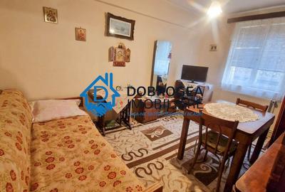 Apartament cu 3 camere semidecomandat, mobilat în Piața Veche - 2