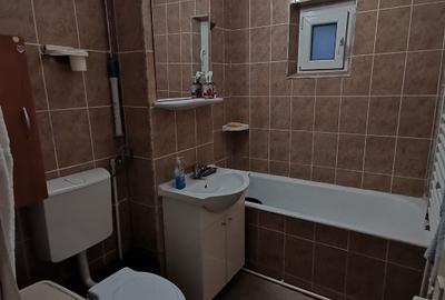 Apartament cu 3 camere decomandat în Micro 13 - 12