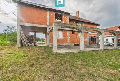 Casa la rosu S+P+1 in Bodrogu Nou - 3