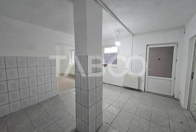 Casă cu 3 camere cu Canalizare în Central - 6