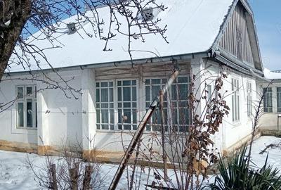 Casă cu Teren 2200 Mp în Brăești - 9