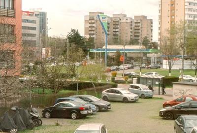 Apartament cu 3 camere decomandat în 9 Mai - 16