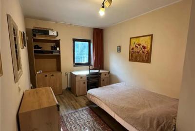 Casă cu 5 camere cu Teren 1596 Mp în Central - 3
