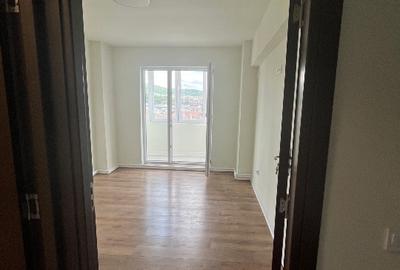 Apartament cu 4 camere semidecomandat în Independenței - 4