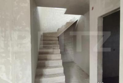 Casă cu 4 camere cu Teren 630 Mp în Leș - 9