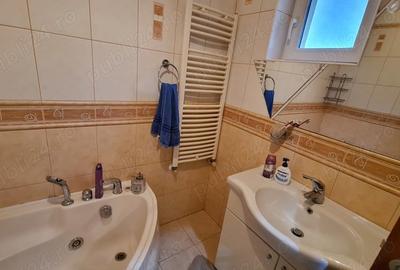 Casă cu 6 camere în Central