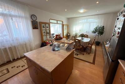 FILM& 3D!Proprietate duala distinctiva: showroom,birouri,locuinta,venit pasiv, i - 24