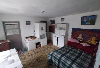 Casa modesta cu teren generos, zona Magura, - 11