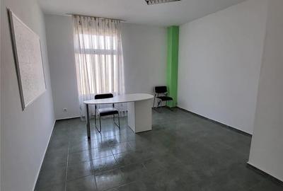 Spațiu comercial, de 150 mp, în Central - 7