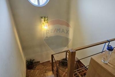 Casă cu 13 camere cu Teren 600 Mp în Voineasa - 19