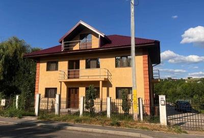Casă cu 4 camere decomandat cu Teren 400 Mp în Central - 7