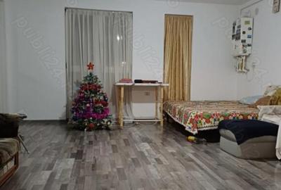 Apartament cu 2 camere decomandat în Sânpetru