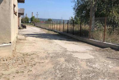 Spațiu comercial, de 660 mp, în Central - 4