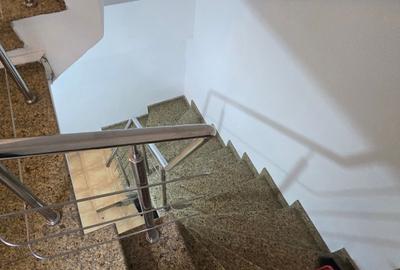 Casă cu 5 camere cu Canalizare în Vitan Mall - 13