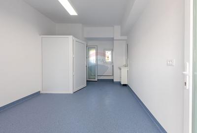 Spațiu comercial, de 1,200 mp, în Exterior Est - 7