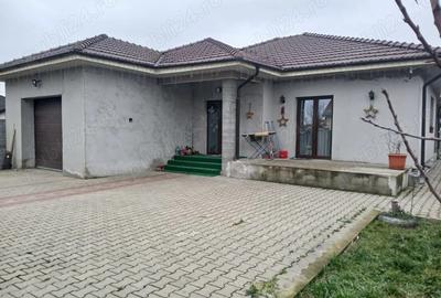 Casă cu Teren 6 Mp în Păulești - 1