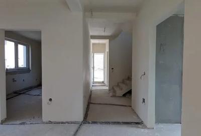 Casă cu 5 camere cu Teren 540 Mp în Florești - 9
