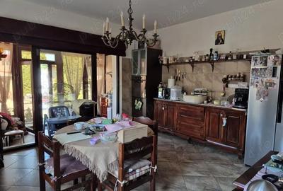 Casă cu 5 camere cu Teren 455 Mp în Palazu Mare - 3