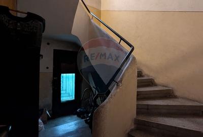 Casă cu 11 camere cu Teren 330 Mp în Iancului - 17