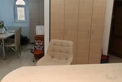 Apartament cu 3 camere decomandat în Central - 11